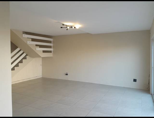 3 BEDROOM DUPLEX FOR SALE IN VERULAM CENTRAL